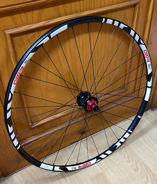 RUEDA TRASERA GURPIL DISCO GTR TUBELESS READY SL23 BOOST 29" SRAM BLANCO - Imagen 4