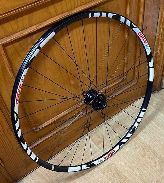 RUEDA TRASERA GURPIL DISCO GTR TUBELESS READY SL23 BOOST 29" SRAM BLANCO - Imagen 5