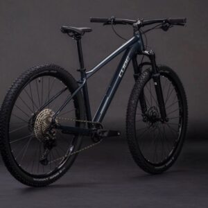 Bicicleta Cube Attention Pro Negra.